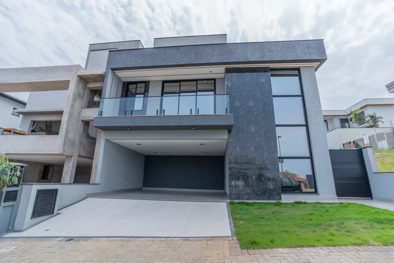 Casa Moderna com Spa em Condomínio