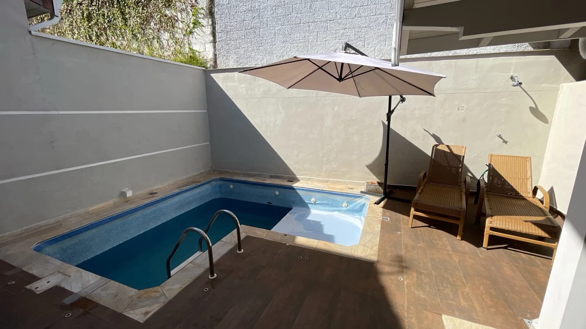 Lindo sobrado à venda no Parque Imperador